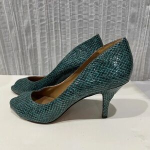 Nine West Green Textured Heels